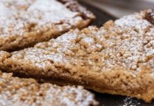 Μπισκοτένια τάρτα κανέλας του ονείρου έτοιμη στο πι και φι