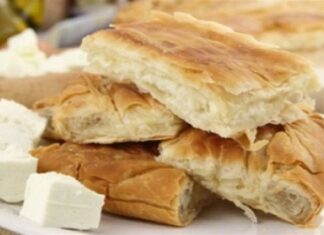 Χωριάτικη τυρόπιτα με σόδα, μυζήθρα και φέτα!