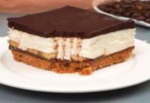 Γλυκό ψυγείου με μπισκοτένια βάση, κρέμα μασκαρπόνε και σοκολάτα έτοιμο σε ελάχιστα λεπτά