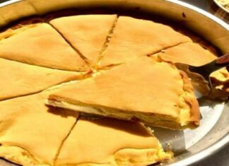 Αφράτη τυρόπιτα με 4 τυριά και γιαούρτι έτοιμη στη στιγμή