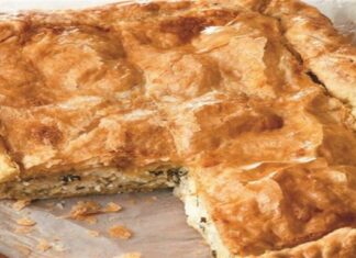 Αρωματική τυρόπιτα με κρεμμυδάκια και άνηθο έτοιμη σε 30′