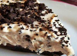 Το έκανε η γιαγιά και μας έτρεχαν τα σάλια: Το αγαπημένο μπισκοτογλυκό ψυγείου με μόνο 4 υλικά!