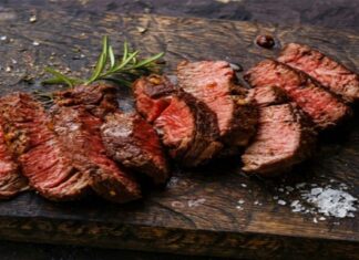 Έτσι θα φτιάξεις την τέλεια μπριζόλα: Τραγανή απ’ έξω, τρυφερή από μέσα