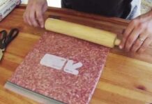 Έβαλε κιμά σε μια σακούλα και τον άπλωσε με τον πλάστη – Θα εκπλαγείτε με το αποτέλεσμα