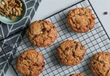 Εύκολα σοκολατένια μπισκότα χωρίς γλουτένη έτοιμα σε 23 λεπτά