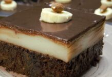 Πάστα ταψιού με σοκολατένια μους και γλάσο μπανάνας: Ίσως το πιο νόστιμο γλυκό που μπορείτε να φτιάξετε