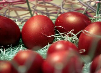 Πασχαλινά αυγά: Μέχρι πόσες ημέρες μπορούμε να τα κρατήσουμε στο ψυγείο;