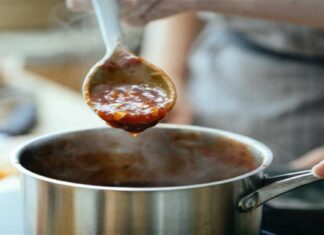 Πρώτη φορά στην κουζίνα: Το απόλυτο μυστικό για νόστιμη σάλτσα ντομάτας