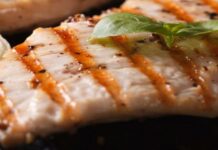 Ζουμερό στήθος κοτόπουλου: Με αυτά τα 4 βήματα θα το πετύχετε