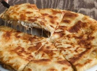 Επίγεια «κόλαση» στο πιάτο – Λαχταριστή τυρόπιτα περέκ με 4 υλικά