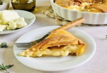 Τυρόπιτα γρήγορη με μπεσαμέλ φέτας