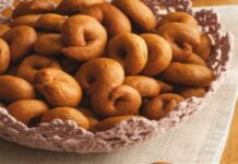 Αφράτα μουστοκούλουρα τη γιαγιάς με λίγα υλικά!