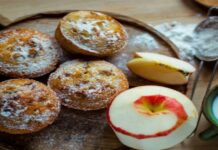 Πανεύκολα muffins με μήλο και κανέλα