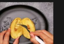 Κάνει τρύπα σε μια πατάτα και την βάζει στον φούρνο μικροκυμάτων – Όταν την βγάζει προσθέτει κάτι τρομερό