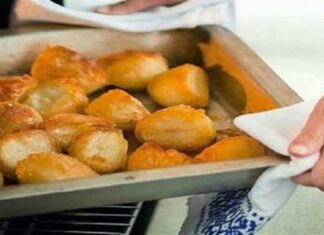 Τέλειες πατάτες φούρνου τραγανές σαν τηγανιτές με ένα απλό κολπάκι