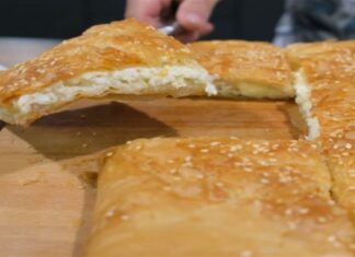 Γευστική αποκάλυψη σε 5′: Τυρόπιτα με φέτα, γιαούρτι και τραγανό φύλλο που λιώνει στο στόμα